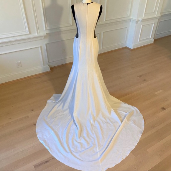 Brand New Unaltered | Sarah Seven Cassiopeia | Chapel Length Wedding Gown Size 8 - Picture 8 of 16